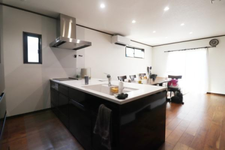 ���r���O -