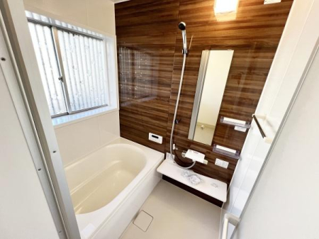 ���� ���t���̃��j�b�g�o�X�̗l�q