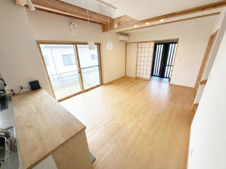 ���r���O �i�`�������e�C�X�g�̗D�����_�炩���F�g���̃t���[�����O���f�G�ȃ��r���O�I
�C���e���A���l����̂��y���݂ł��ˁ�
���f�ڎʐ^�͉Ƌ�⏬�����������C���[�W�ł��B�����ƈقȂ�ꍇ������܂��B