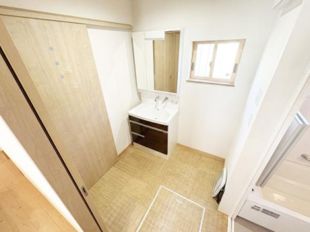 ���ʑ�E���ʏ� �������X�y�[�X���m�ۂ��ꂽ���ʏ��́A�Ƒ����������ƒ�ł��X�g���X�Ȃ����p�ł���̂����͂ł��I
���f�ڎʐ^�͉Ƌ�⏬�����������C���[�W�ł��B�����ƈقȂ�ꍇ������܂��B