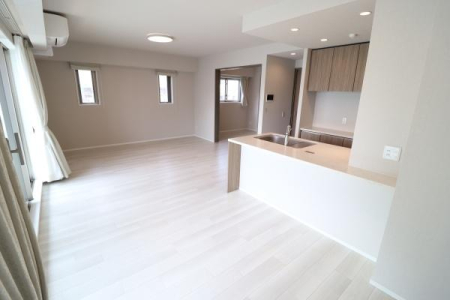 ���r���O -