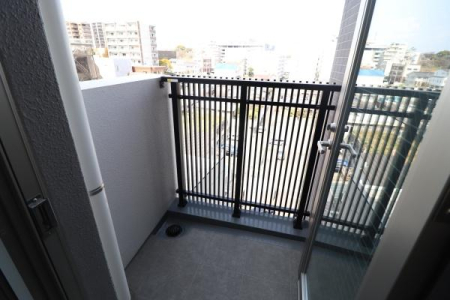 �o���R�j�[ -