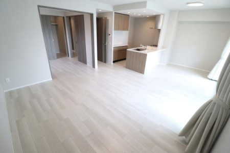 ���r���O -