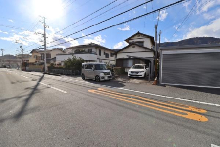 �O�ʓ��H�܂ތ��n�ʐ^ -