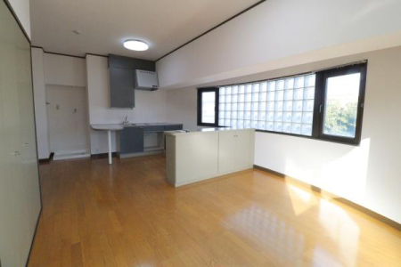 ���r���O -