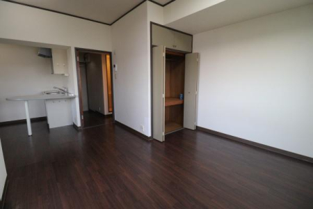 ���r���O -