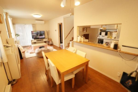 ���r���O -