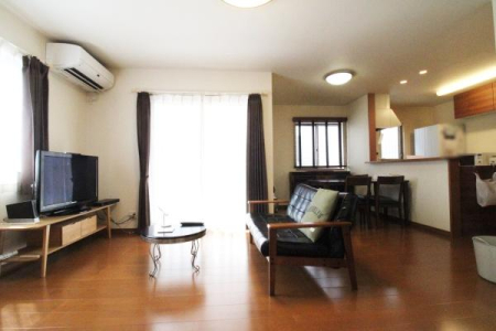 ���r���O -