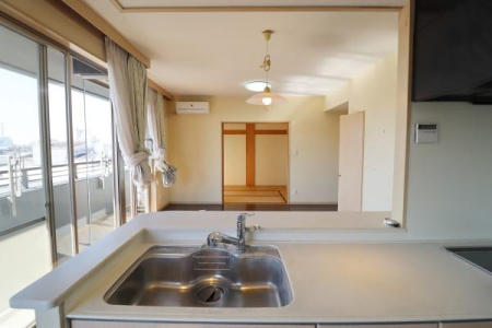 ���r���O -