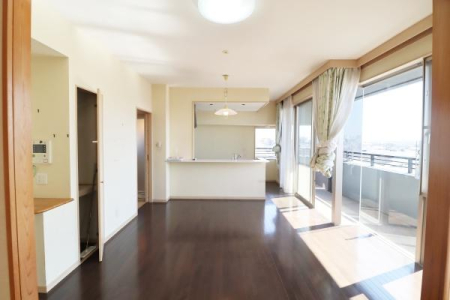 ���r���O -