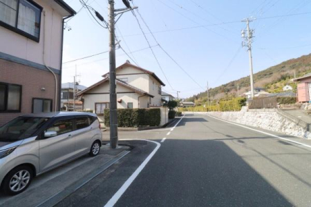 �O�ʓ��H�܂ތ��n�ʐ^ -