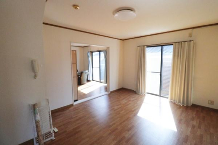 ���r���O -