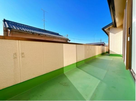 �o���R�j�[ �쑤�̃o���R�j�[�̗l�q