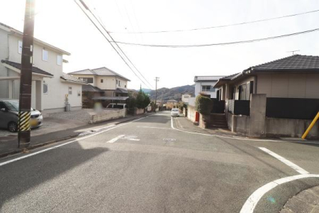 �O�ʓ��H�܂ތ��n�ʐ^ -