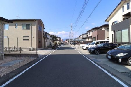 �O�ʓ��H�܂ތ��n�ʐ^ -