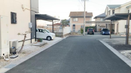 �O�ʓ��H�܂ތ��n�ʐ^ �k������B�e�����O�ʓ��H�̗l�q