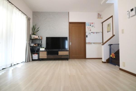 ���r���O -