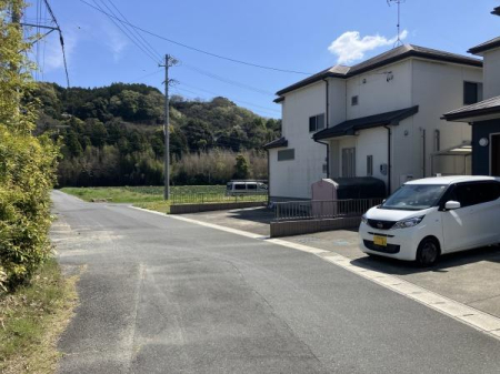 �O�ʓ��H�܂ތ��n�ʐ^ -