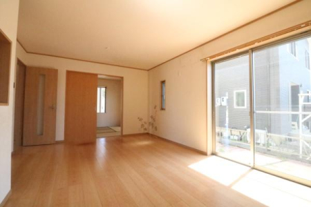 ���r���O -