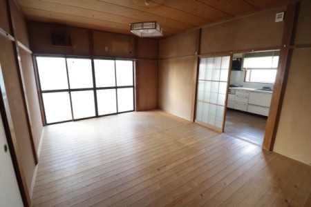 ���r���O -