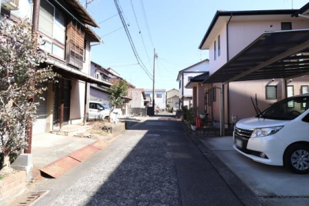 �O�ʓ��H�܂ތ��n�ʐ^ �쑤�ړ��i�ʒu�w�蓹�H�j