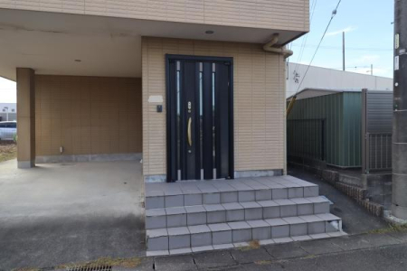 ���� �r���g�C������q���錺�ւŉJ���S�z�Ȃ��I