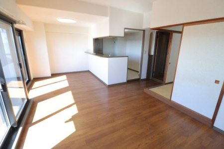 ���r���O -