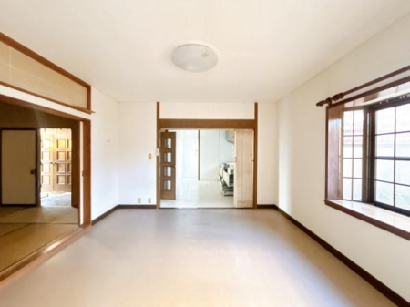 ���̑����� �_�C�j���O��8���̗l�q