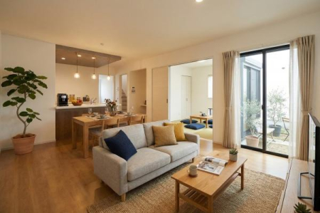 ���r���O -