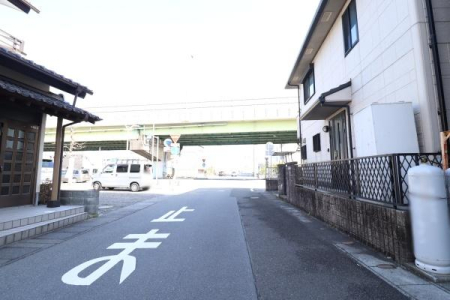 �O�ʓ��H�܂ތ��n�ʐ^ -