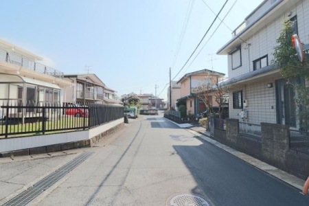 �O�ʓ��H�܂ތ��n�ʐ^ -