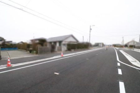 �O�ʓ��H�܂ތ��n�ʐ^ -