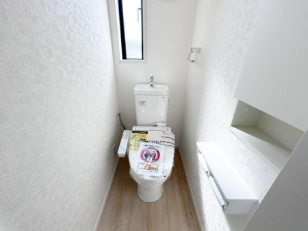 �g�C�� 1�E2�K�Ɋ�������Ă���A���G����ł��܂��B
