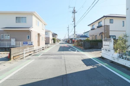 �O�ʓ��H�܂ތ��n�ʐ^ -