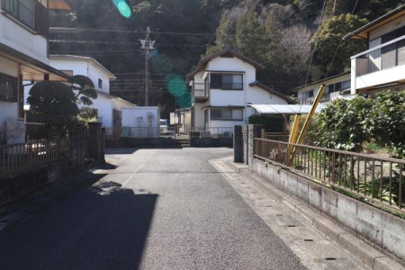 �O�ʓ��H�܂ތ��n�ʐ^ -