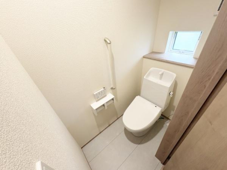 �g�C�� 1�E2�K�Ɋ�������Ă���A���G����ł��܂��B
