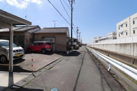 �O�ʓ��H�܂ތ��n�ʐ^ �쑤����B�e�������H�̗l�q