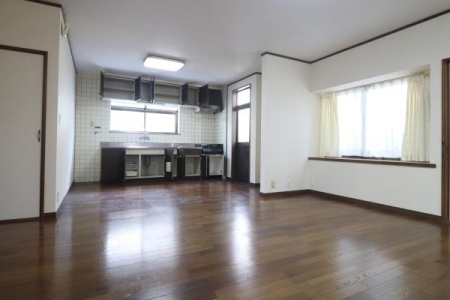 ���r���O -