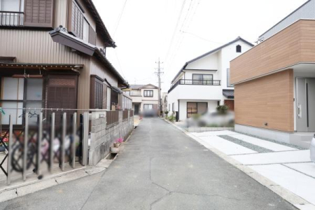 �O�ʓ��H�܂ތ��n�ʐ^ -