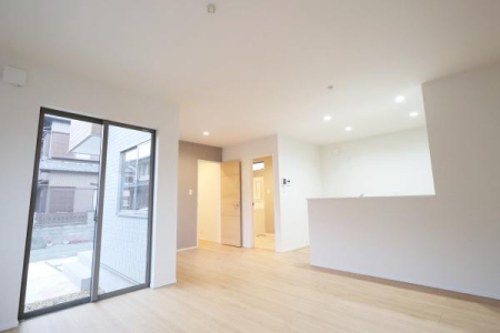 ���r���O -