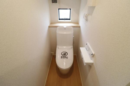 �g�C�� 1�K�̃g�C���̗l�q