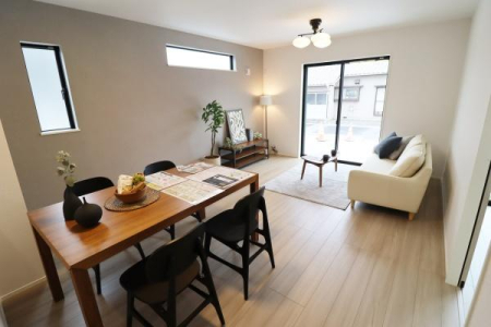 ���r���O �X�e�[�W���O���ꂽ���r���O�̃C���[�W