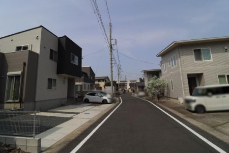 �O�ʓ��H�܂ތ��n�ʐ^ -