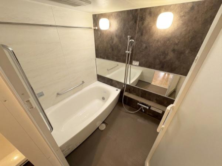 ���� ���������{�n���K�[�|�[���t�����J�̓��E�ԕ��̓������S���Ă����󂪂ł��܂��I
���f�ڎʐ^��AI���H�ɂ��Ƌ�E�����p�i�����������Ă��܂��B