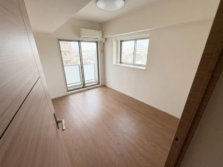 �m�� �V���v���ȓ����̂������́A�Ƒ��\���⃉�C�t�X�^�C���ɍ��킹�ėl�X�ȗp�r�ł��g�����������܂��B
���f�ڎʐ^��AI���H�ɂ��Ƌ�E�����p�i�����������Ă��܂��B