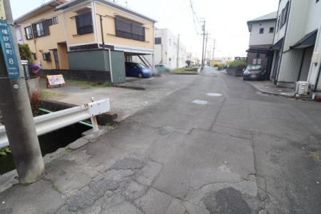 �O�ʓ��H�܂ތ��n�ʐ^ -