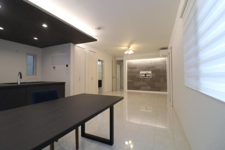 ���r���O -