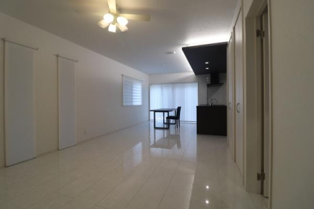 ���r���O -