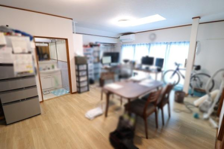 ���r���O -