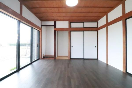 �m�� �P�K�m��8���ʊp�x����̗l�q